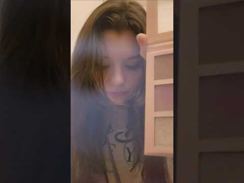 makeuping your face #asmr #asmrsounds #munasmr #fyp #foryou #shorts #weird