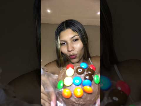 (asmr) PROVANDO CHOCOTTONE DE M&M’S #asmrsounds #mukbang