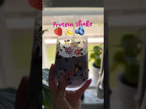 Make a protein shake with me 🍓🍌🫐🫶🏻 #asmrperls #proteinshake #shortvideo