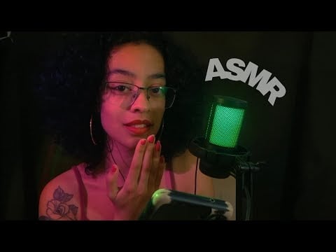 ASMR | TRAVA-LÍNGUAS RELAXANTE PARA QUEM GOSTA DE SUSSURROS + tapping e som de fogueira