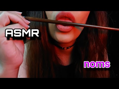 ASMR | GENTLY NOMS | MOUTH SOUNDS | CHEWING GUM FOR SLEEP