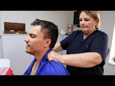 ASMR Strong head and neck chair massage by a super experienced masseuse