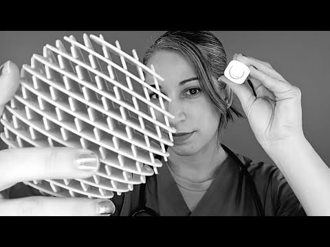 Revisión Médica en Blanco y Negro | Clinica ASMR Roleplay | ASMR español