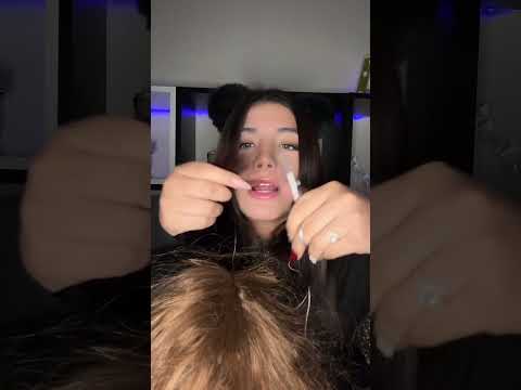 ASMR  en la primaria jugabas con tu amiga a cortarse el cabello 👀🌸 IG  Anny asmr qué haces #asmr #