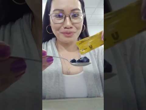 BLUEBERRIES WITH MAYONNAISE #shortsfeed #americanmukbangers #shortvideo #subscribers #viralshorts