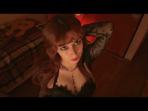 ✞︎˚˖ GOTICA DE 1,48cm SE OBSESIONA CONTIGO Y TE BESA (y huele) °. ⛧ en ASMR