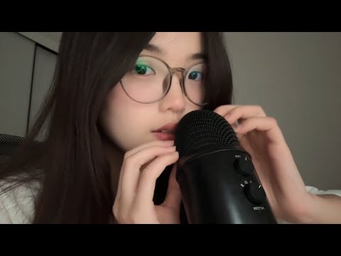 ASMR  Mouth Sounds & Tapping 😘