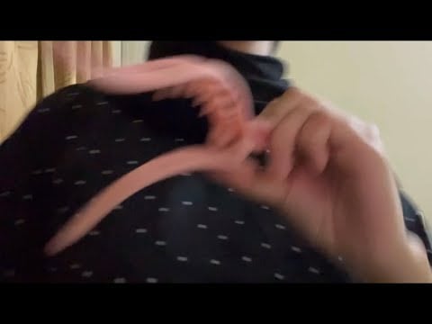 ASMR | Clipping your hair in 1 minute (hairclip, finger flutters sounds, minima talking)