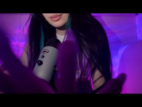 ASMR| Mouth sounds, kisses, hand movement🌸