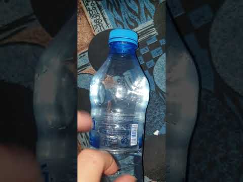 super fast water bottle scratching ASMR #asmr #scratchingasmr #fastasmr