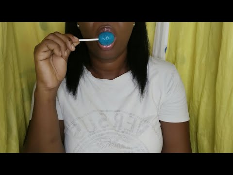 ASMR lamiendo pin pop haciendo sonidos con la boca 👅 comiendo