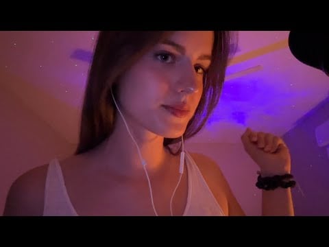 ASMR - mouth sounds & visuel très proche 👄 (luminosité basse)