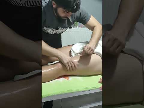 MASSAGE THAT PROVIDES RELAXATION IN QUADRICEPS AFTER SPORTS #satisfying #relaxing #asmr #shorts