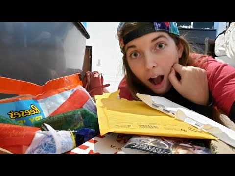 Unboxing and Reading Letters ❤