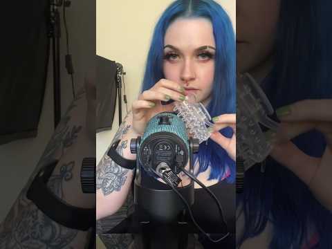 mic scratching asmr 😴 #asmr #micscratching #asmrmicscratching #asmrhairclip #scratchingsounds