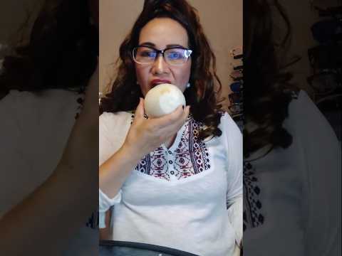 Eating onions #shorts # #everyone #mukbang #shortsfeed #onion #crazylady