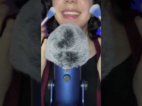 Ti faccio addormentare tra brushing e inaudibile 🥰 hai già visto il video completo? #asmr #tingles