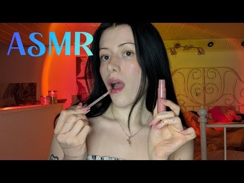ASMR 💘 Lip gloss sounds - lip smacking