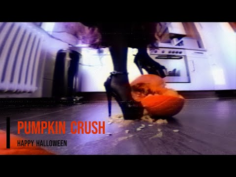 The end of the pumpkin - Halloween Special #shoes #crush #asmr #legs #foot #highhheels #scary #funny