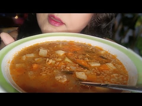 ASMR comiendo sopa de letras con carne molida y verduras 😋
