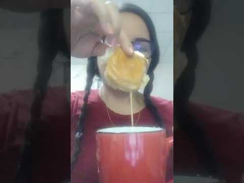 HOW I EAT MY BREAD WITH COFFEE #mukbang #shortsfeed #food #foodie #coffee #everyone