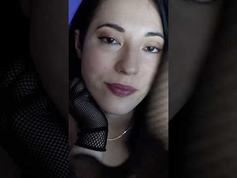 Tongue Click e Hand Movements ASMR video integrale in allegato