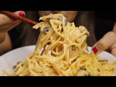 ASMR CREAMY MUSHROOM ALFREDO BIG BITES MUKBANG no talking CREMA ASMR #asmr #mukbang #alfredo #pasta