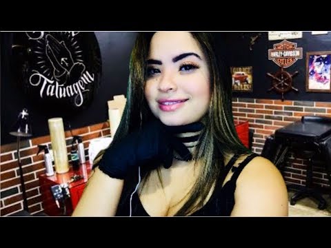 ASMR:ROLEPLAY TATUADORA ( FAZENDO UMA TATUAGEM EM VOCÊ C/SOM DA MAQUININHA)