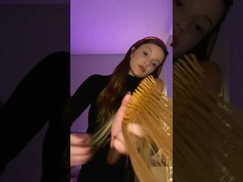 ASMR escovando seu cabelo com escova de madeira #asmr #relax #asmrbrasil