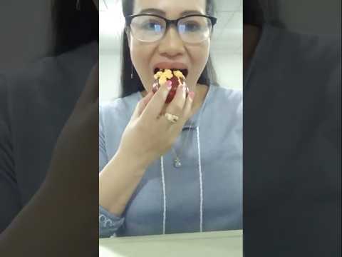 HOW TO EAT WHOLE APPLE #shortsfeed #mukbang #eating #cream #viralshort #everyone #asmr