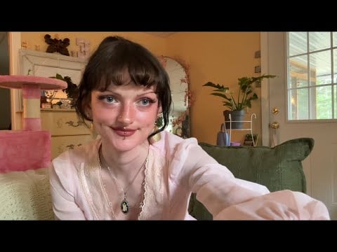 ASMR | Showing you everything I stuff in my Coach purse while I overshare✨💅