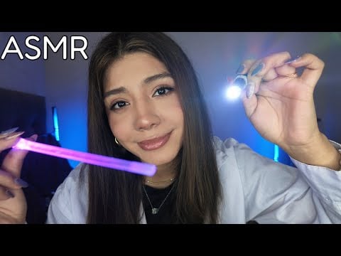 ASMR  / Test MÉDICO - EXAMEN de NERVIOS CRANEALES PERO TODO ESTÁ MAL (vista, olfato, tacto, oído)