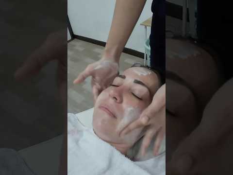 Masaje facial tailandés 💆🏼‍♀️🧴🫧 #asmr #massage #masajethai #shorts #short #thaimassage #face
