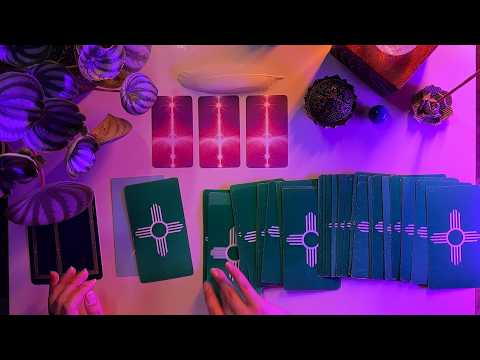 ASMR TAROT: LEITURA SOBRE O SEU 2025 ✨ VEJA ANTES DO ANO ACABAR 🎴 TAPPING E FALA SUAVE RELAXANTE