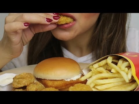 ASMR MCDONALDS FISH N CHEESEBALLS BURGER / CHICKEN NUGGETS / FRIES / MUKBANG / CREMA ASMR #asmr