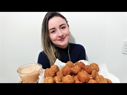 ASMR MUKBANG: COMENDO BOLINHA DE FRANGO COM QUEIJO (SONS DE MASTIGAÇÃO)🎧