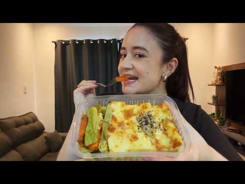 ASMR: COMENDO ESCONDIDINHO DE FRANGO FIT COM LEGUMES ASSADOS