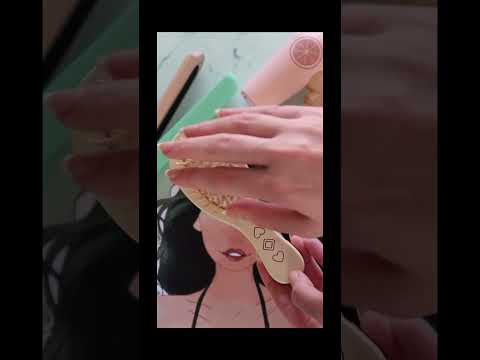 ASMR: PAPER DOLL / CUT HAIR - Naiane ASMR