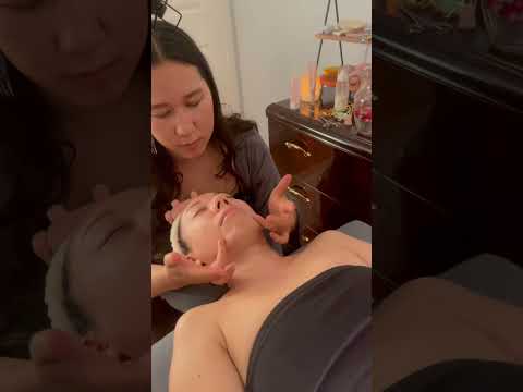Fluttering face massage ASMR #asmr #asmrvideo #asmrmassage #asmrrealperson #asmrsleep
