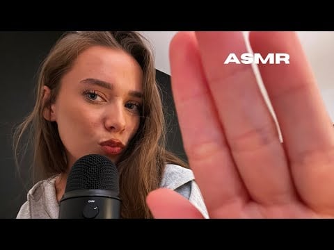 ASMR- Mouvements de mains et chuchotements doux 🌙