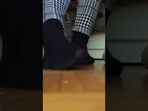 #asmr #relaxingsounds #shorts #short #feet #asmrsounds #asmrvideo #asmrita #shortsfeed