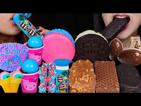 ASMR COTTON CANDY VS CHOCOLATE DESSERTS! M&Ms, HELLO KITTY GUMMY CUPS, KINDER EGG, OREO ICE CREAM 먹방