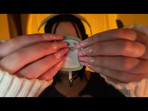 *one minute asmr* textured mushroom tapping & scratching (no talking)