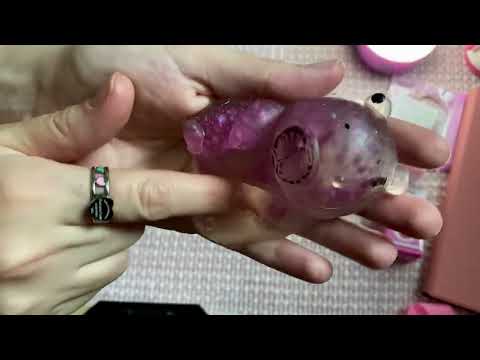 Asmr pink triggers. Fast tapping, scratching. Gum chewing, visual. Асмр тапінг