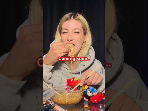 Challenge... hand behind the scenes 🤣🤣👐🏻 #mukbang #challenge #shortvideo #shorts