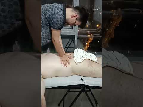 MASSAGE TECHNIQUES THAT RELIEVE PAIN IN BACK MUSCLES #satisfying #relaxing #asmr #shorts