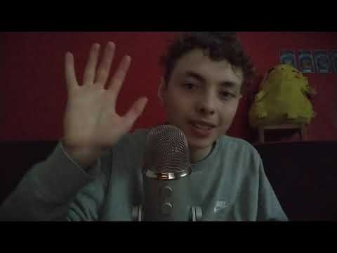 ASMR FR: je vous montre ma collection de carte (une partie)