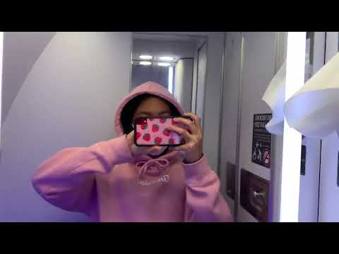 ASMR CAMERA TAPPING IN AN AIRPLANE