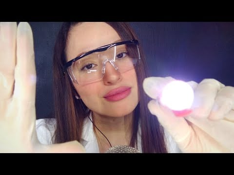 ASMR Español | DERMATÓLOGA REVISA TU CARITA | ROLEPLAY MÉDICO