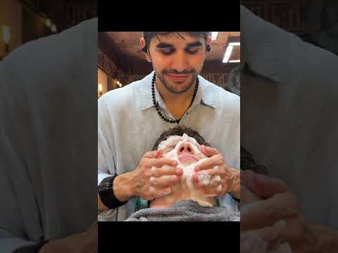#asmr #mouthwhisper #asmrshorts #thebarbersarms #barberasmr #relax #visualtingle #barbershop